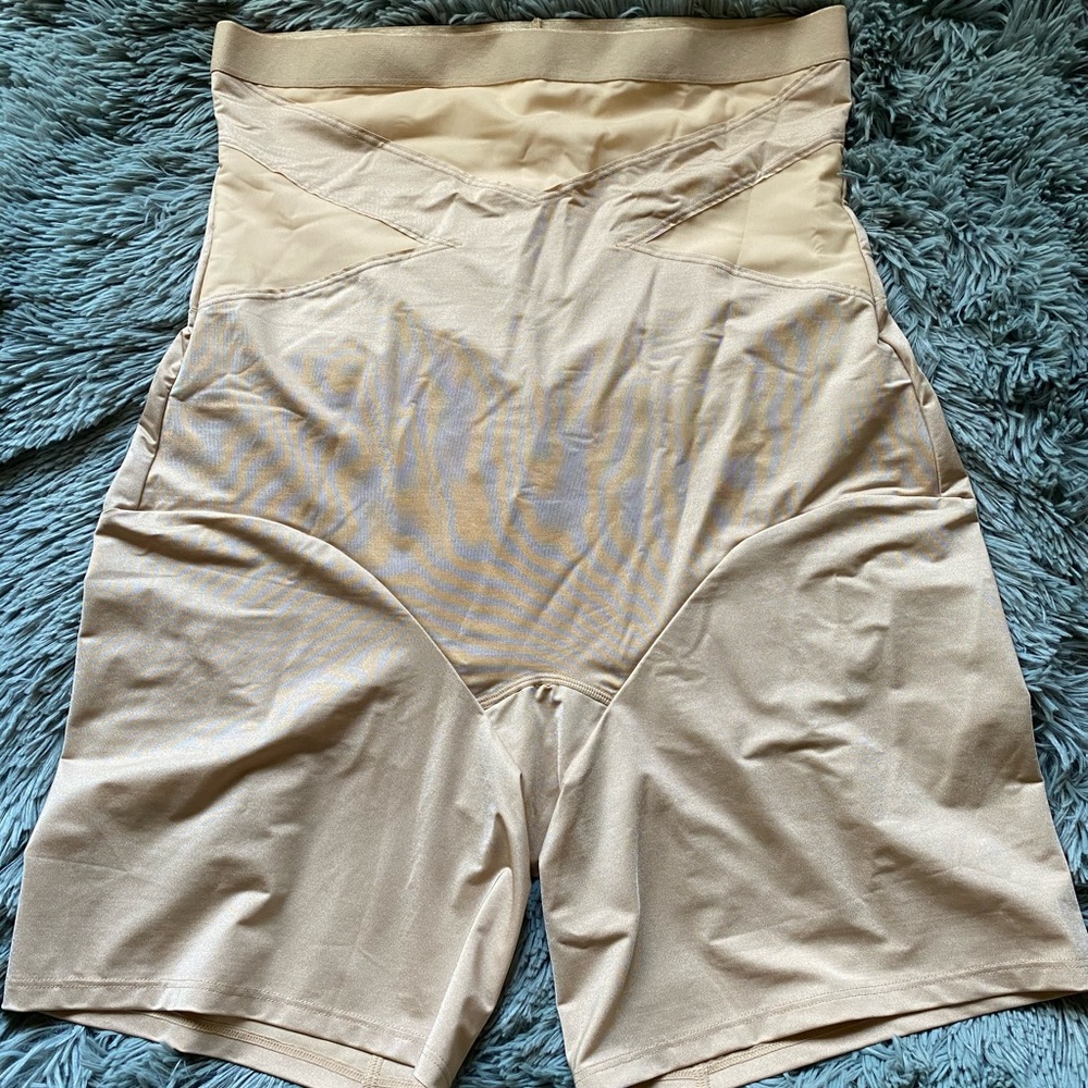 🤫😉 Brand New without tags Secret tummy smoother